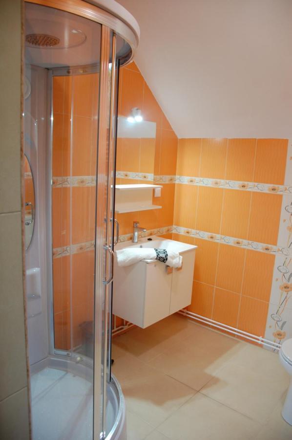 Pensiunea Iulia Rod Exterior foto